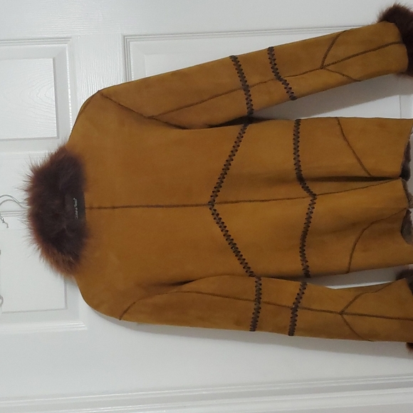 Giuliana Teso terra cotta and shearling jacket. Made in Italy. Size 42 is 6 U.S. - Picture 4 of 11